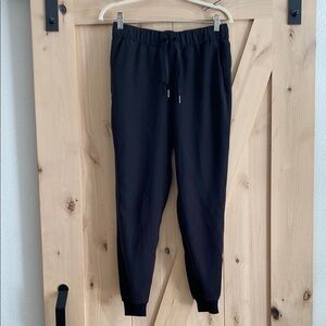Lululemon On The Fly Woven Jogger (6) BLK
